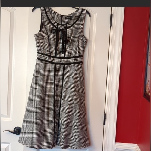 Liza Luxe Dresses & Skirts - Liza Luxe plaid dress